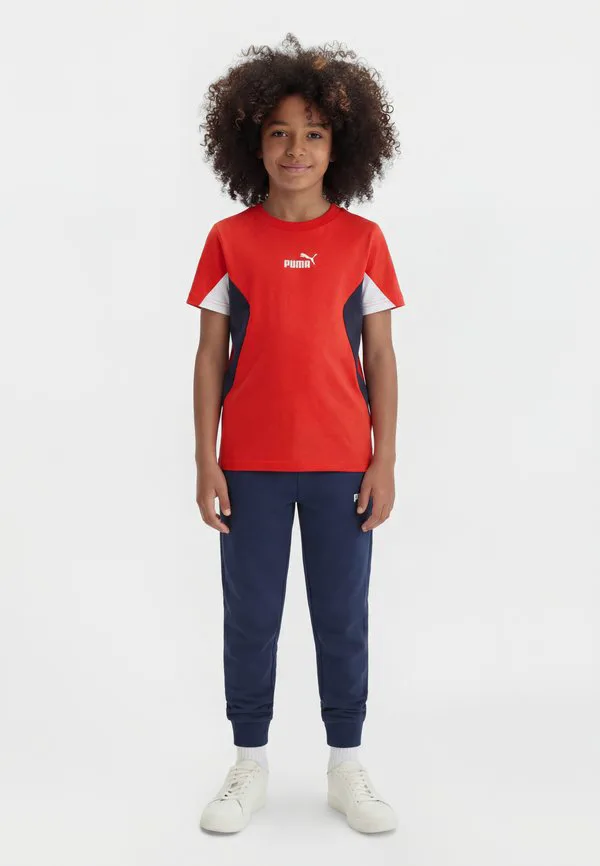 Футболка унисекс block tee Puma, For All Time Red