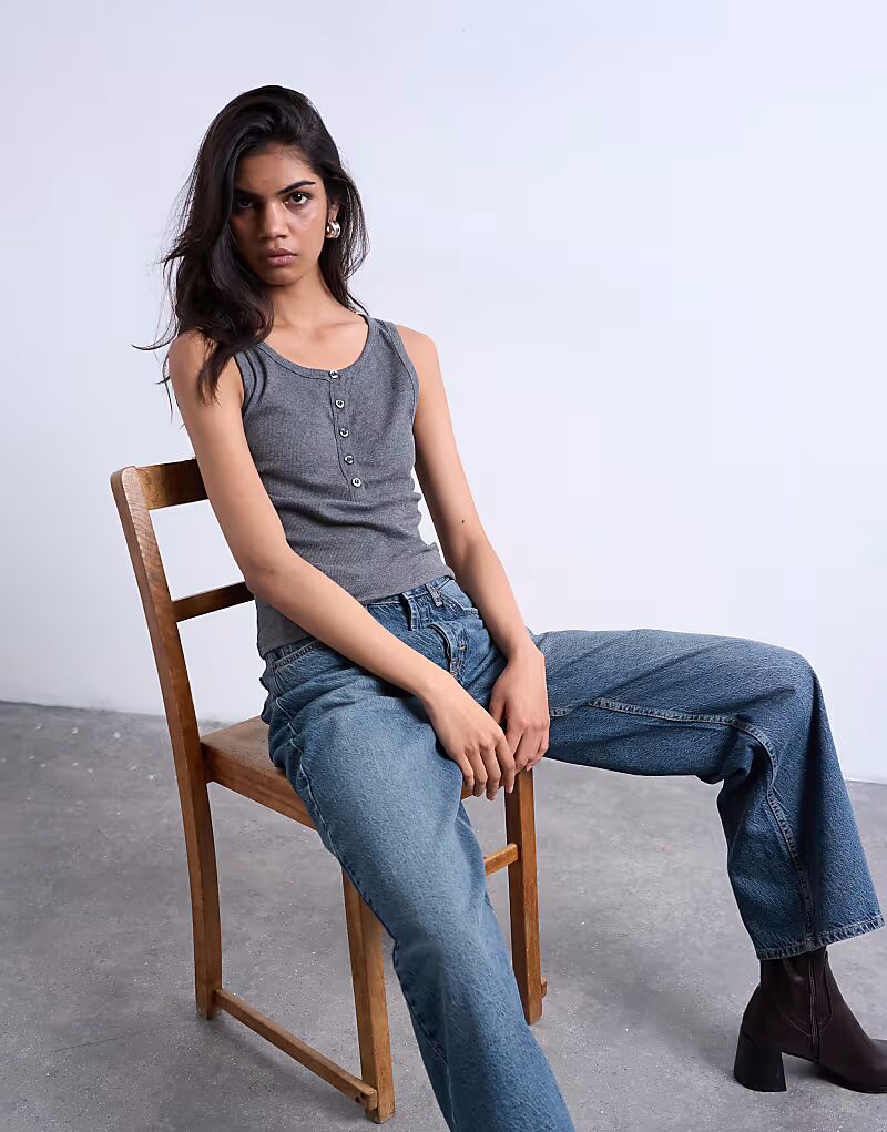 

Топ на пуговицах в рубчик, темно-серый цвет Topshop