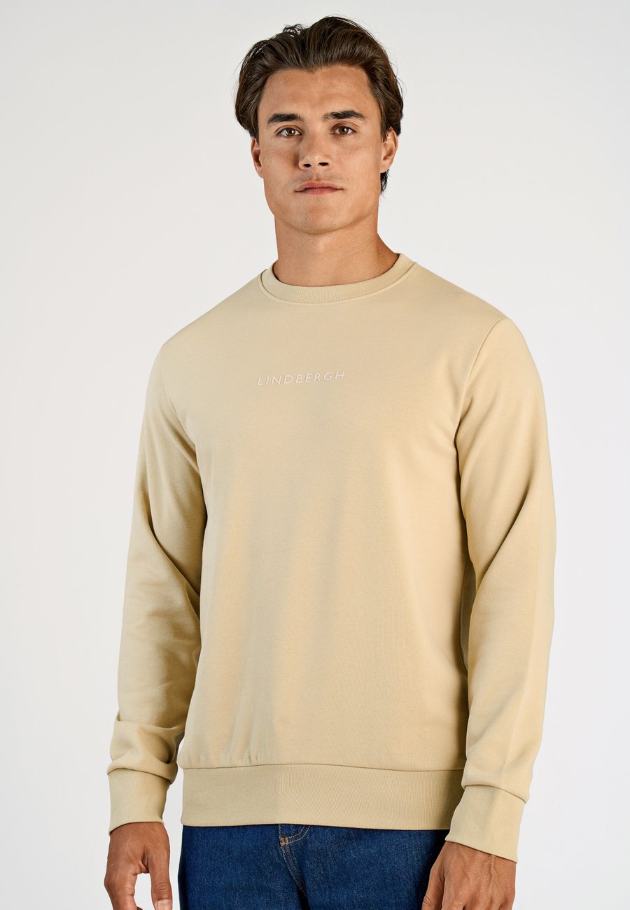 

Толстовка Lindbergh LOGO CHEST PRINT O-NECK, Sand Storm/Sand, Синий, Толстовка Lindbergh LOGO CHEST PRINT O-NECK, Sand Storm/Sand