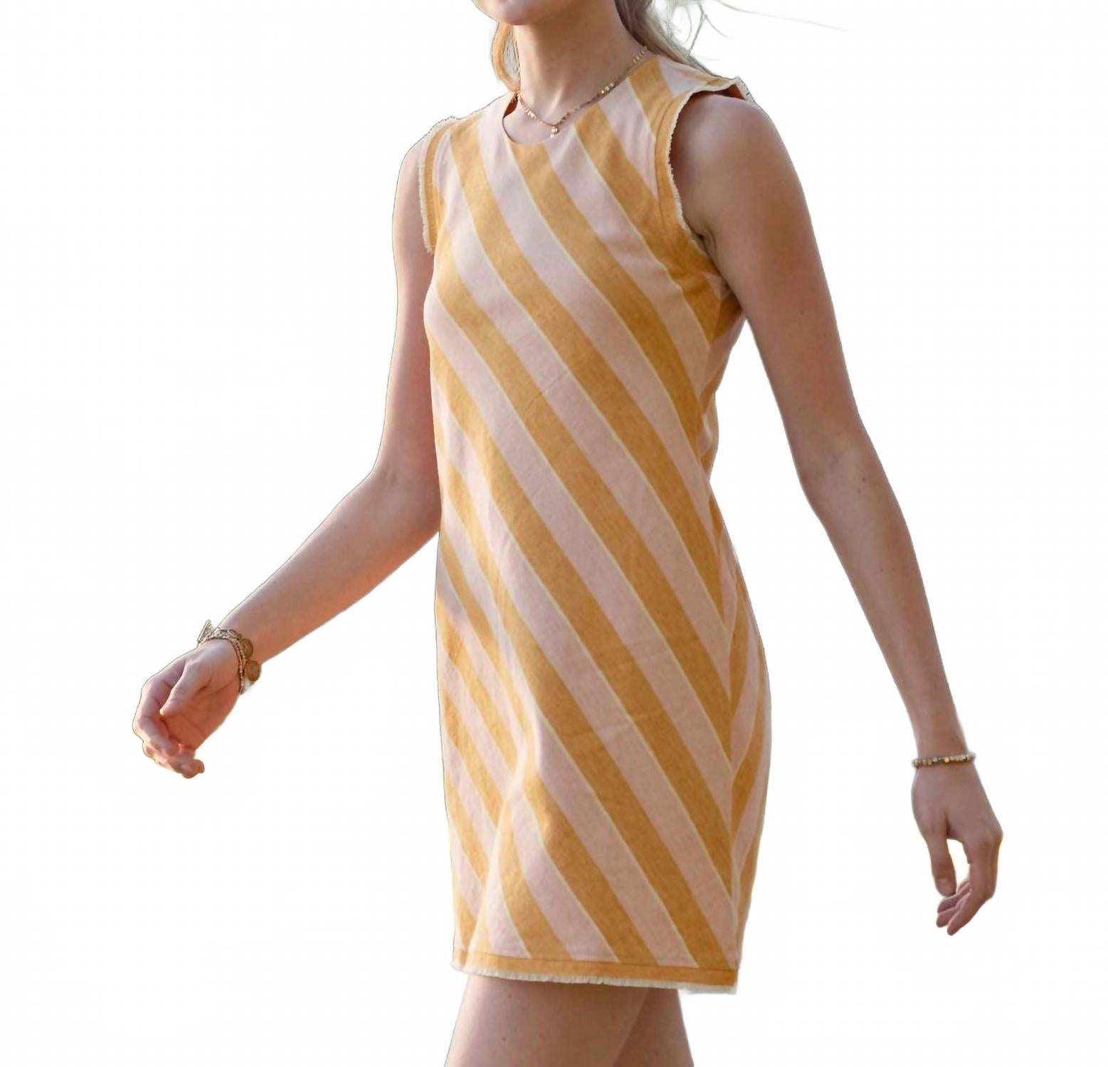 

Луна Платье в абрикосовом цвете Voyageur by MERSEA, Apricot Fresh