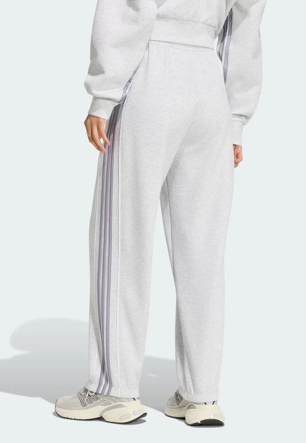 Зауженные брюки Adidas Originals Adicolor светло-серого и темно-серого цвета — фото 3