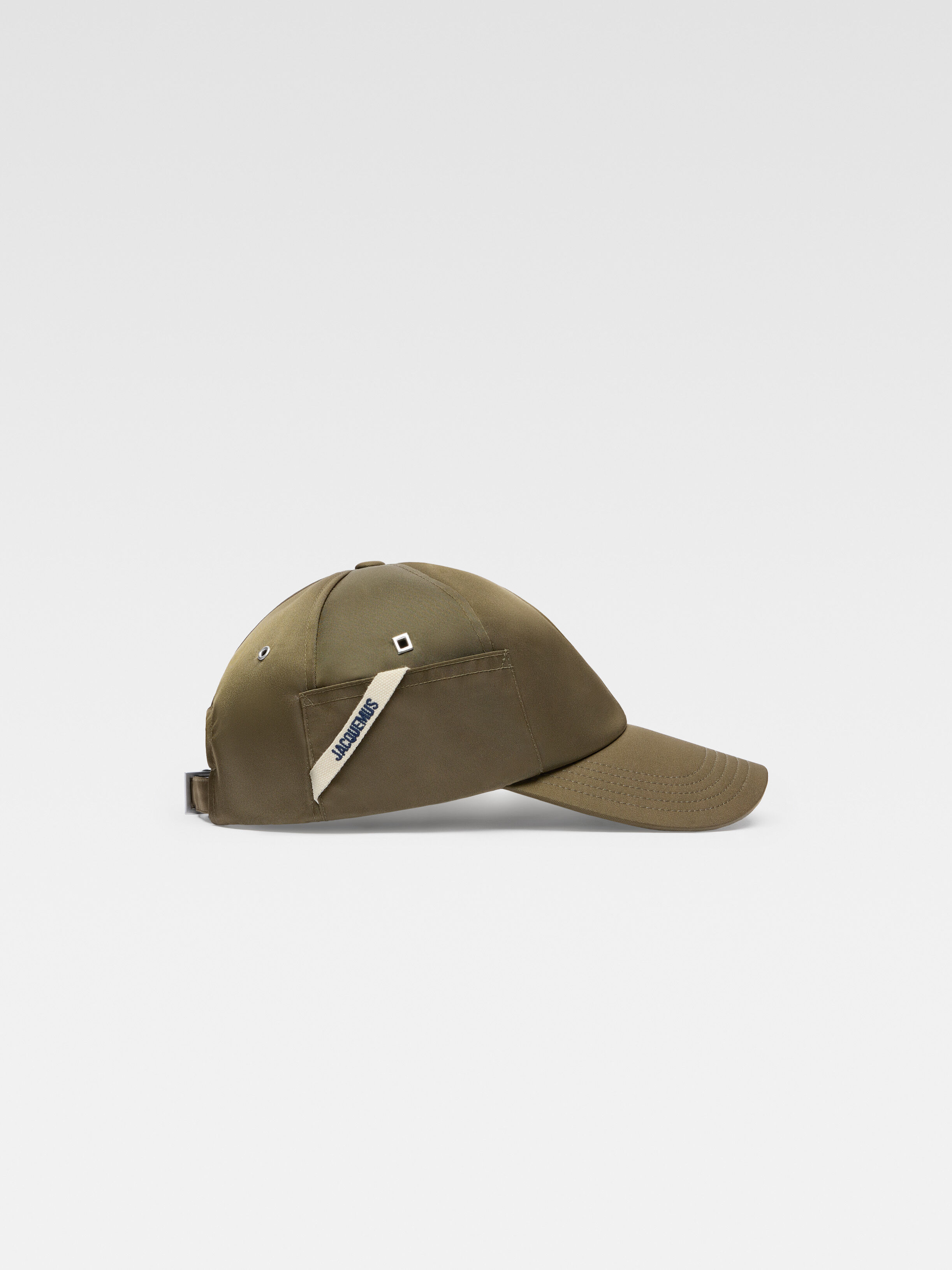 

Нейлоновая военная кепка JACQUEMUS The Ovalie cap, хаки