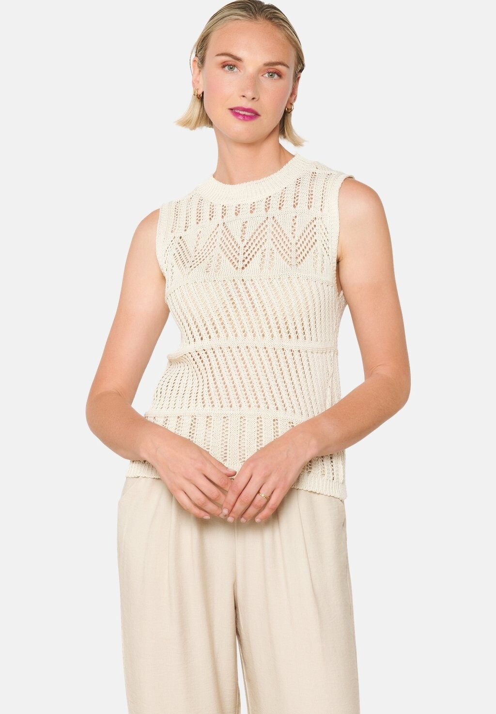

Вязаный свитер WITH ROUND NECK LolaLiza, бежевый