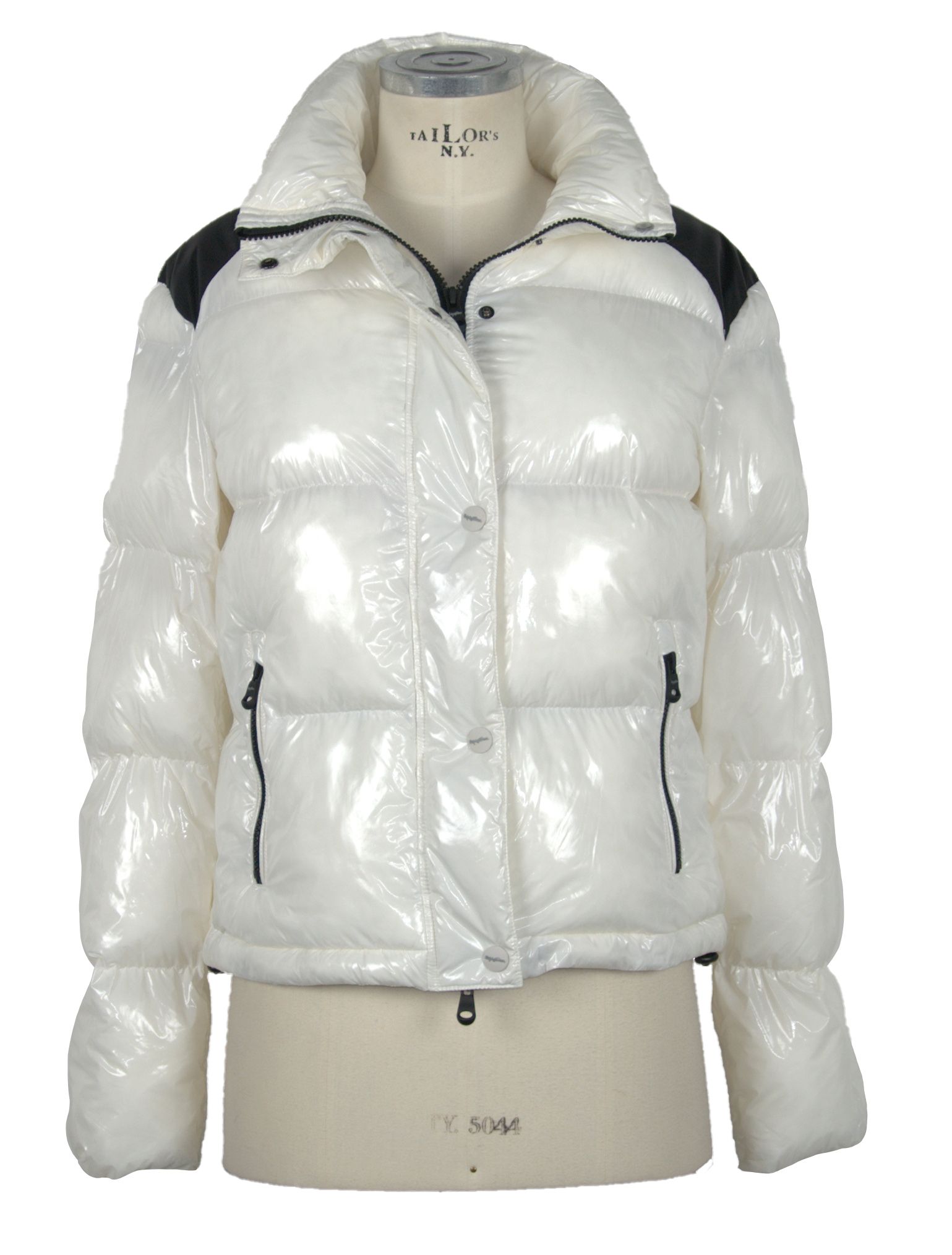 

Белая женская куртка из полиамида Refrigiwear