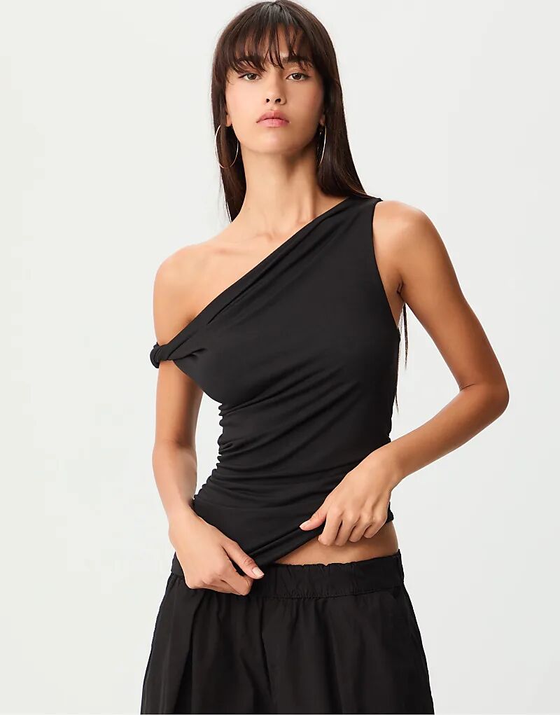 

Асимметричный топ Stradivarius черного цвета