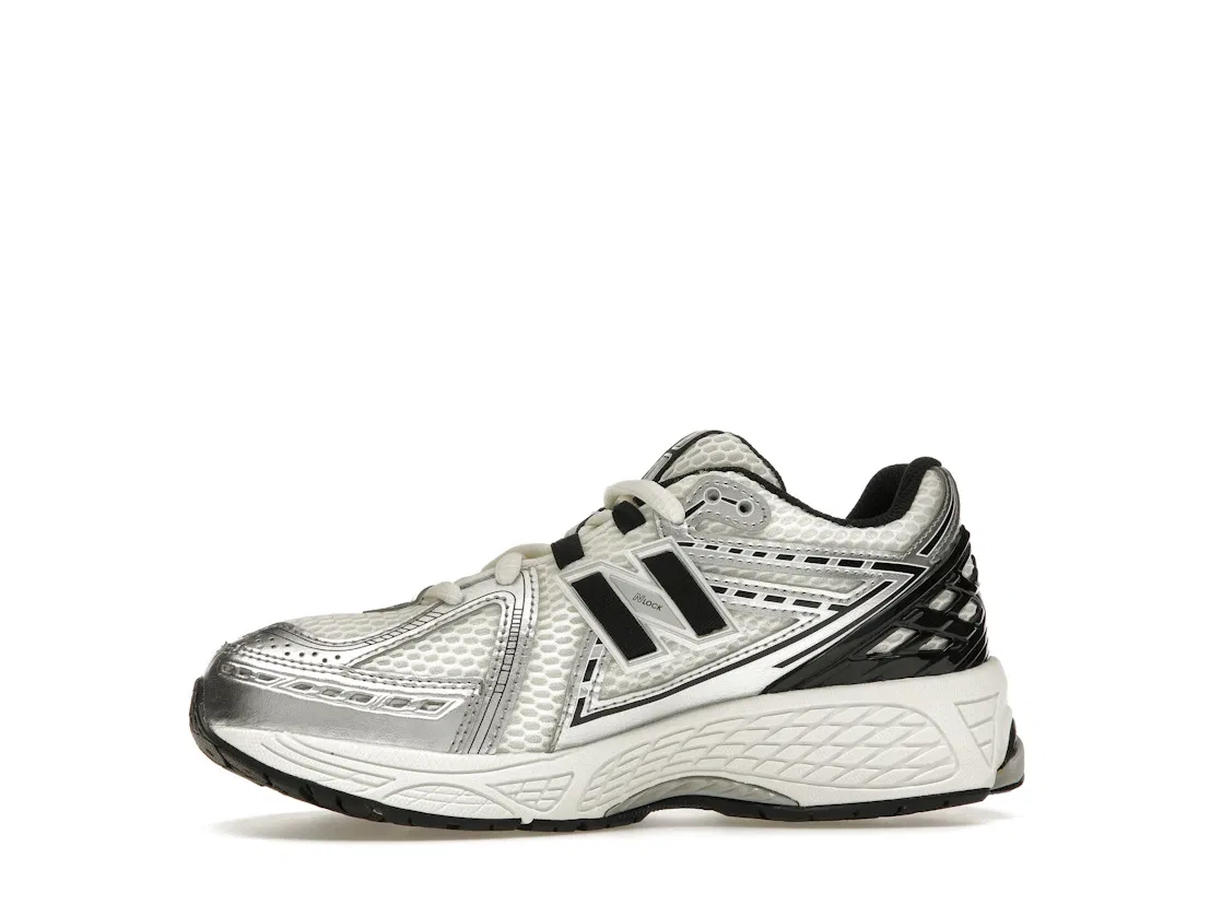 Детские кроссовки Lifestyle с технологией ABZORB New Balance 1906R, Silver Metallic Black — фото 3