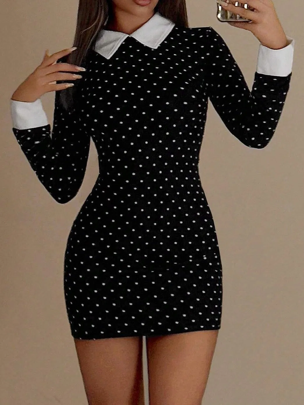 Женское облегающее мини-платье с воротником и горошком, Black/White — фото 2