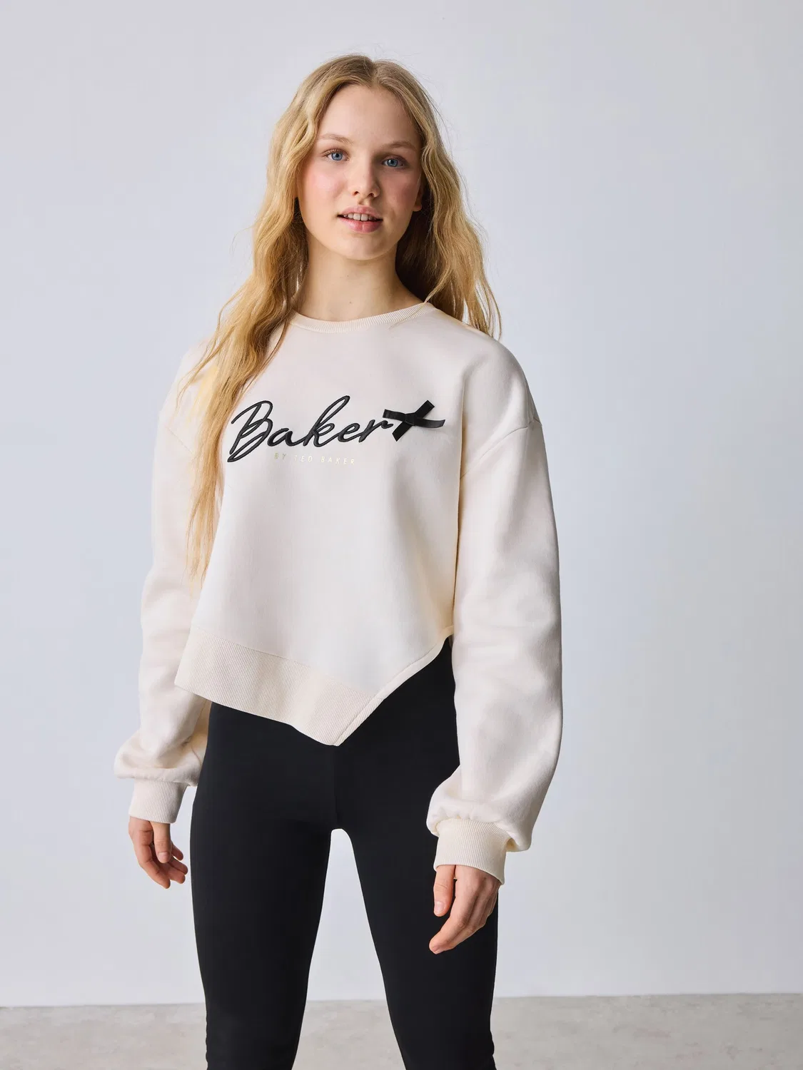 Двухпредметный комплект: свитшот и брюки клеш, асимметричный Baker by Ted Baker, нейтральный — фото 3