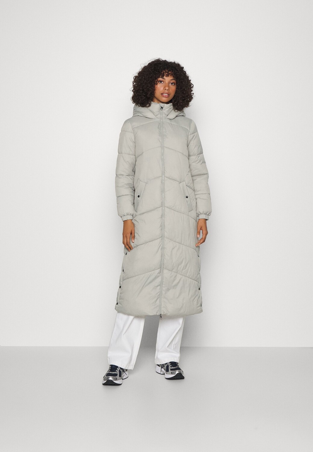 Пальто зимнее Vero Moda, серый