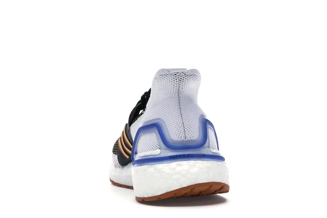 Детские кроссовки с принтом Toy Story 4 Woody Adidas, Core Black/Active Gold/Scarlet — фото 4