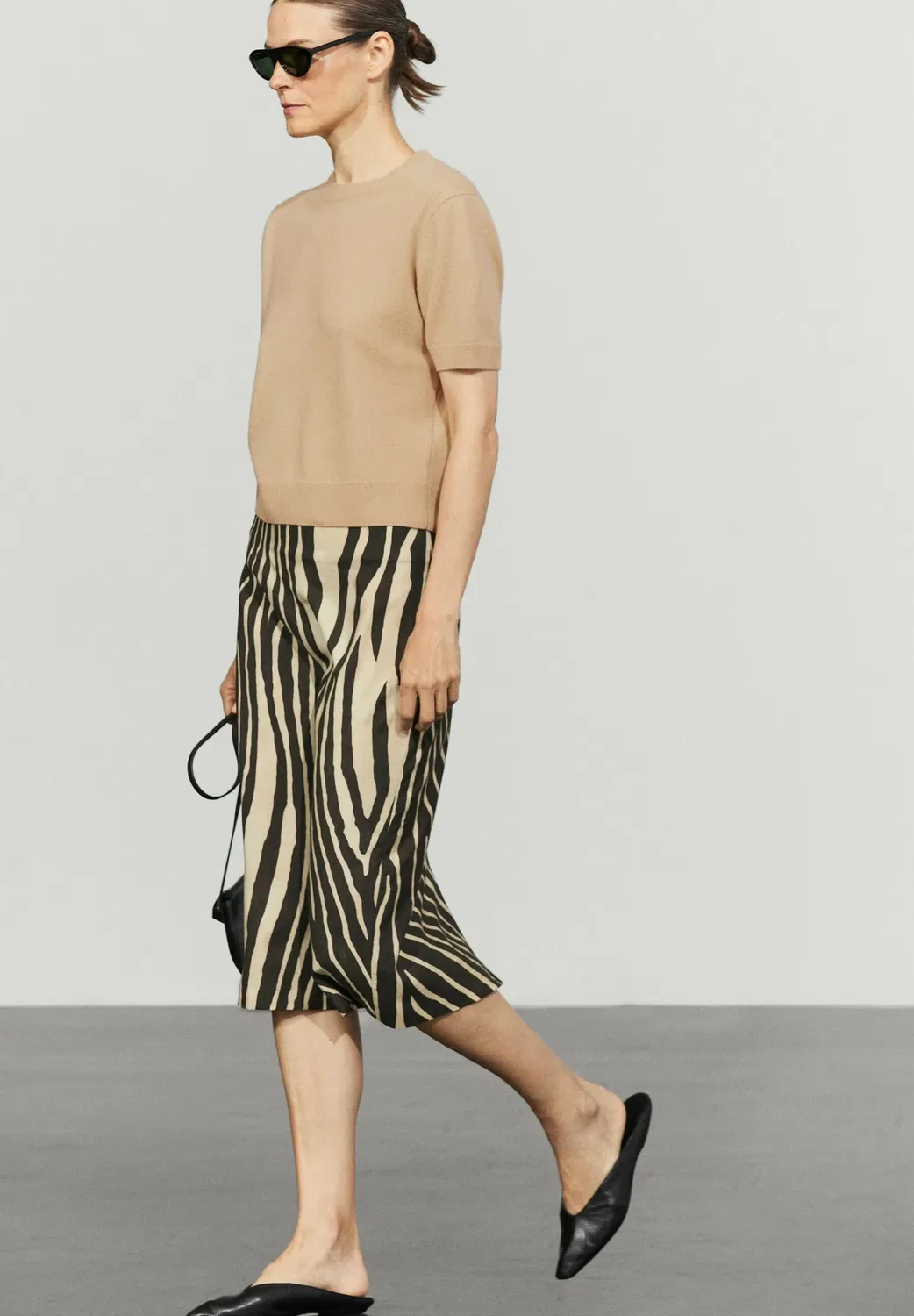 Простая футболка Massimo Dutti, Camel — фото 3
