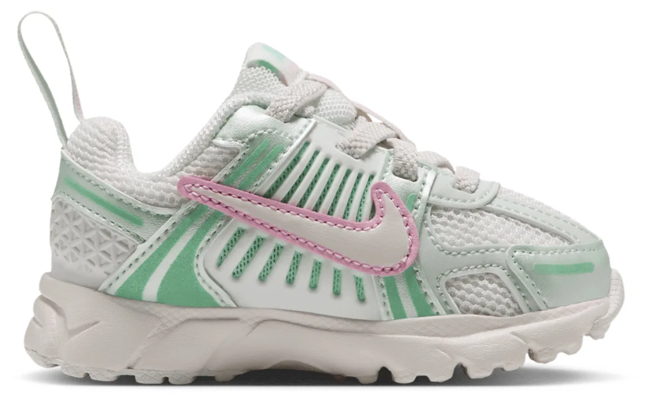 Детские кроссовки для мальчиков с технологичным дизайном Nike Vomero 5, Pink Foam/Sail/Sail