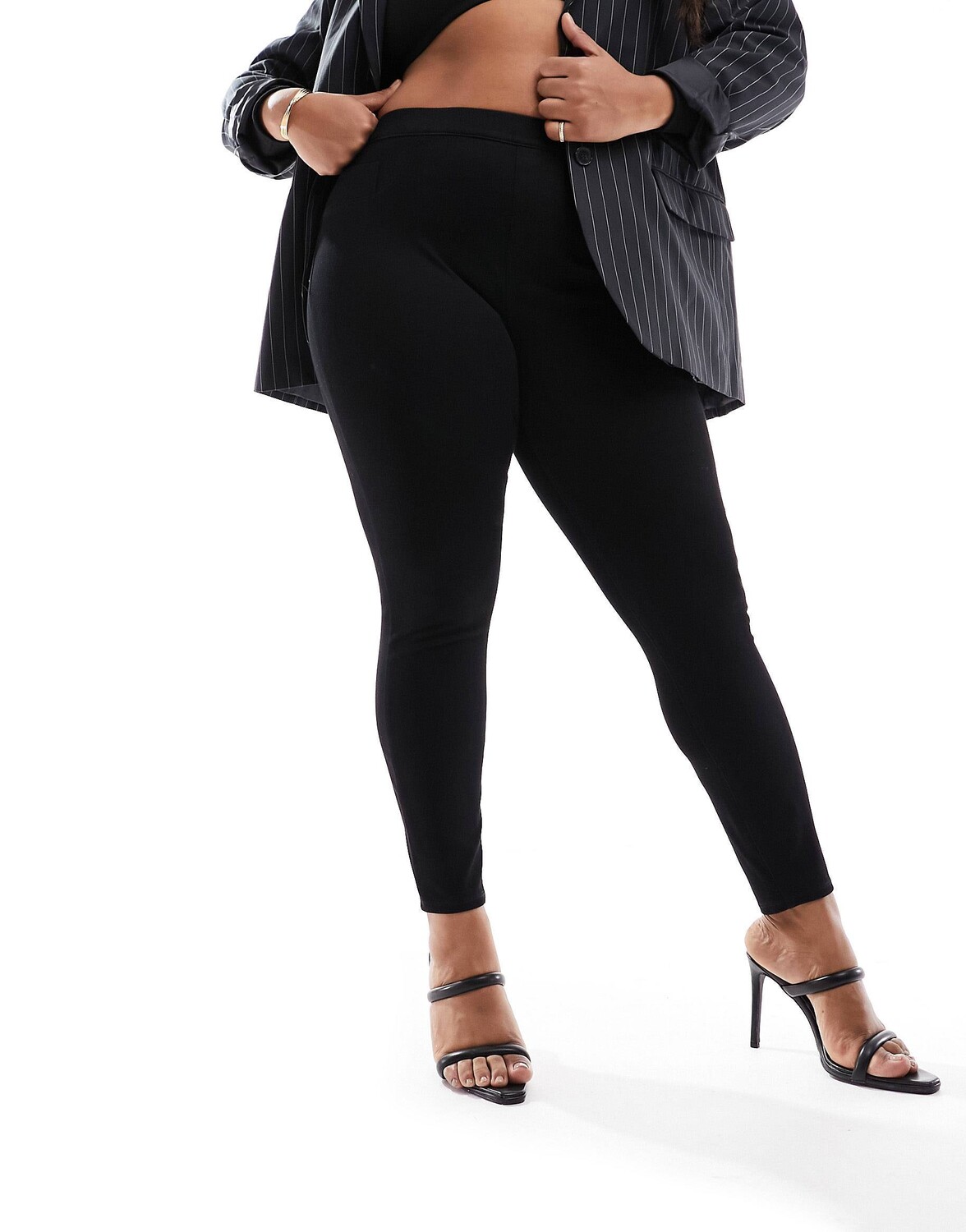 

Джеггинсы Spanx Plus Ankle Grazer, черный