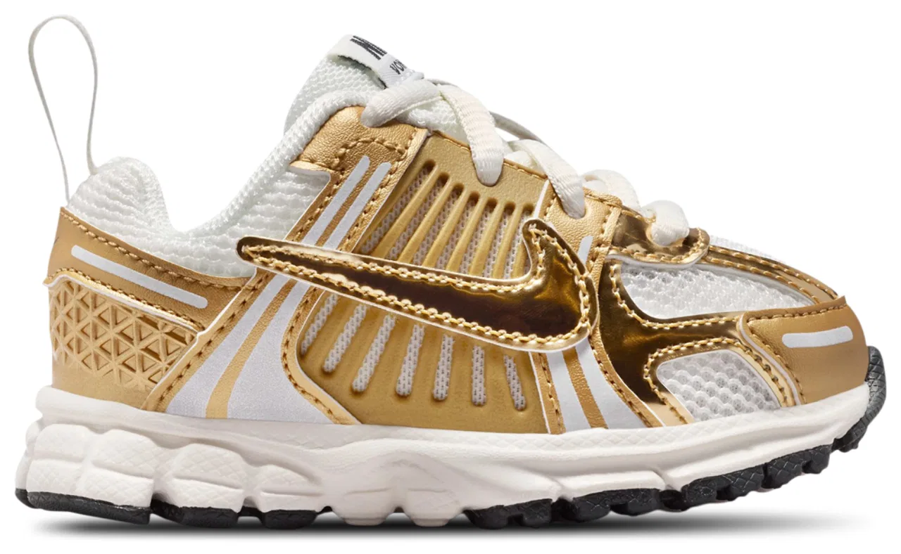 Кроссовки для девочек Vomero 5 Lace Nike, цвет Sail/Metallic Gold/Anthracite