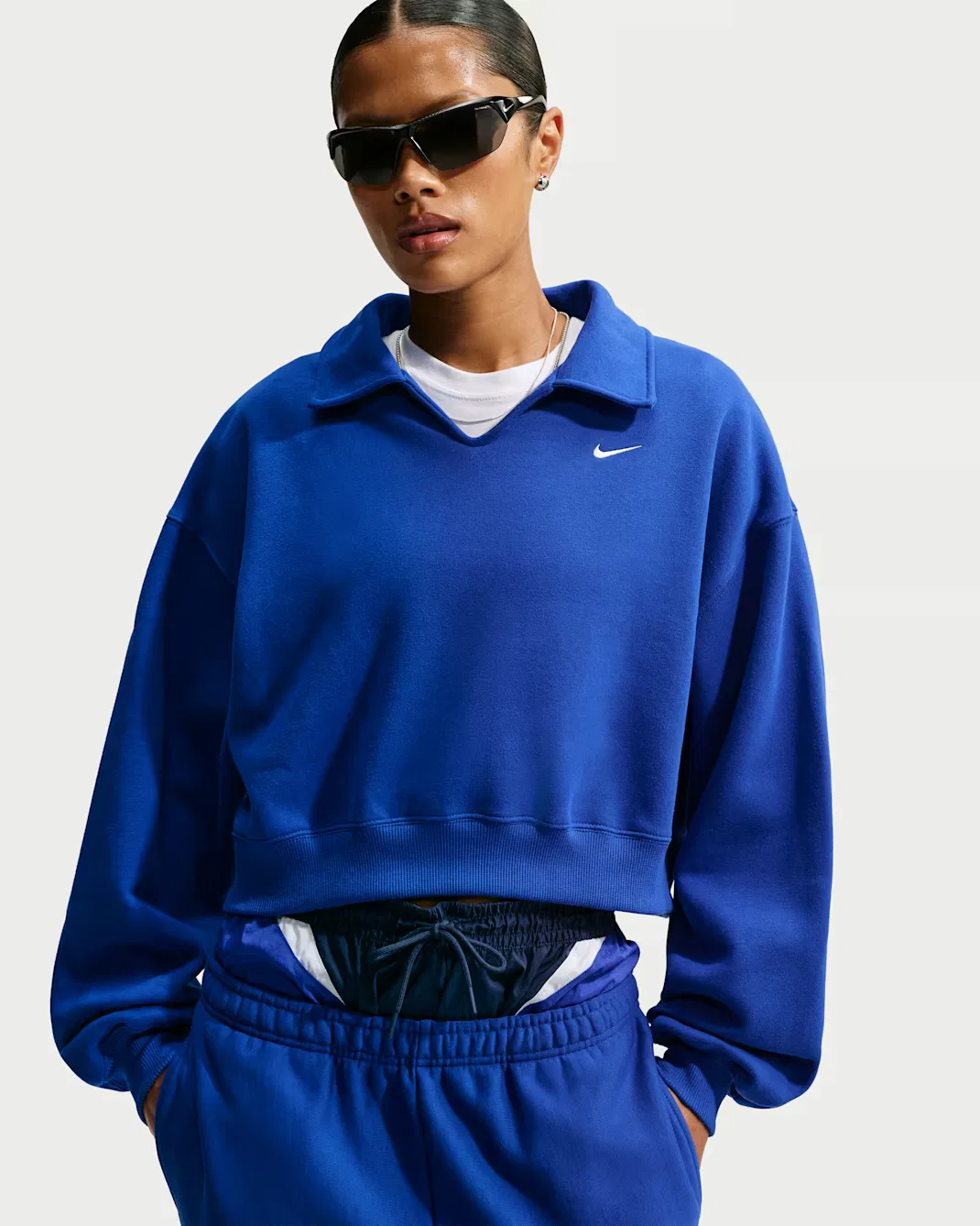 Женская укороченная рубашка-поло свободного кроя Nike Studio Fleece Medium Weight, Old Royal/Sail — фото 3