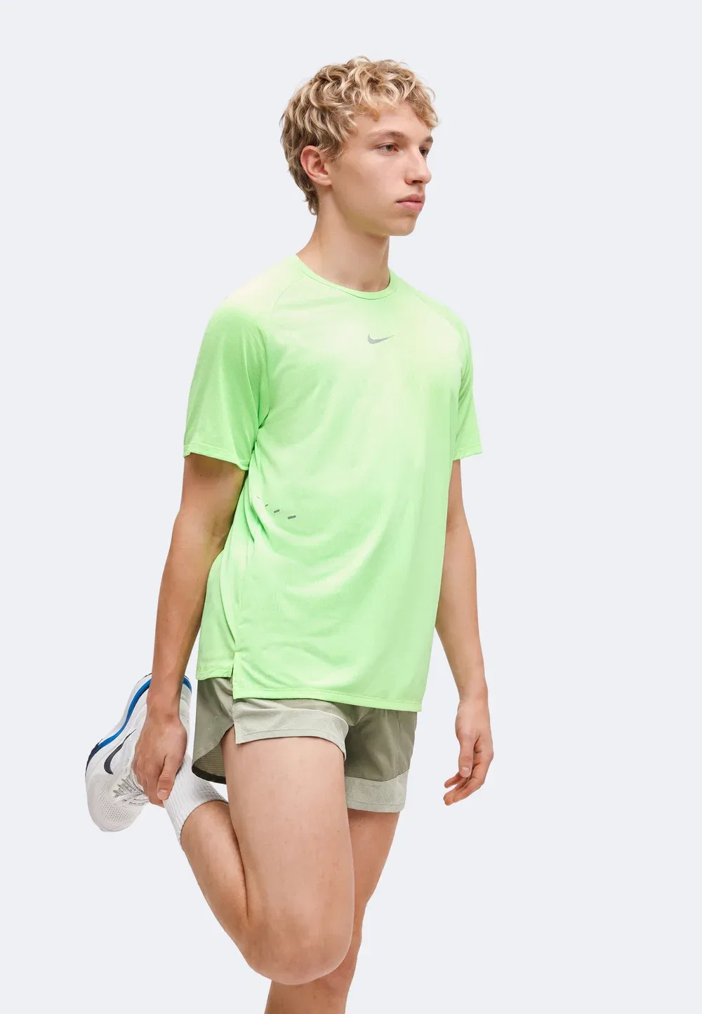 Футболка с принтом Stride Nike Performance, Volt/Light Silver-Coloured — фото 4