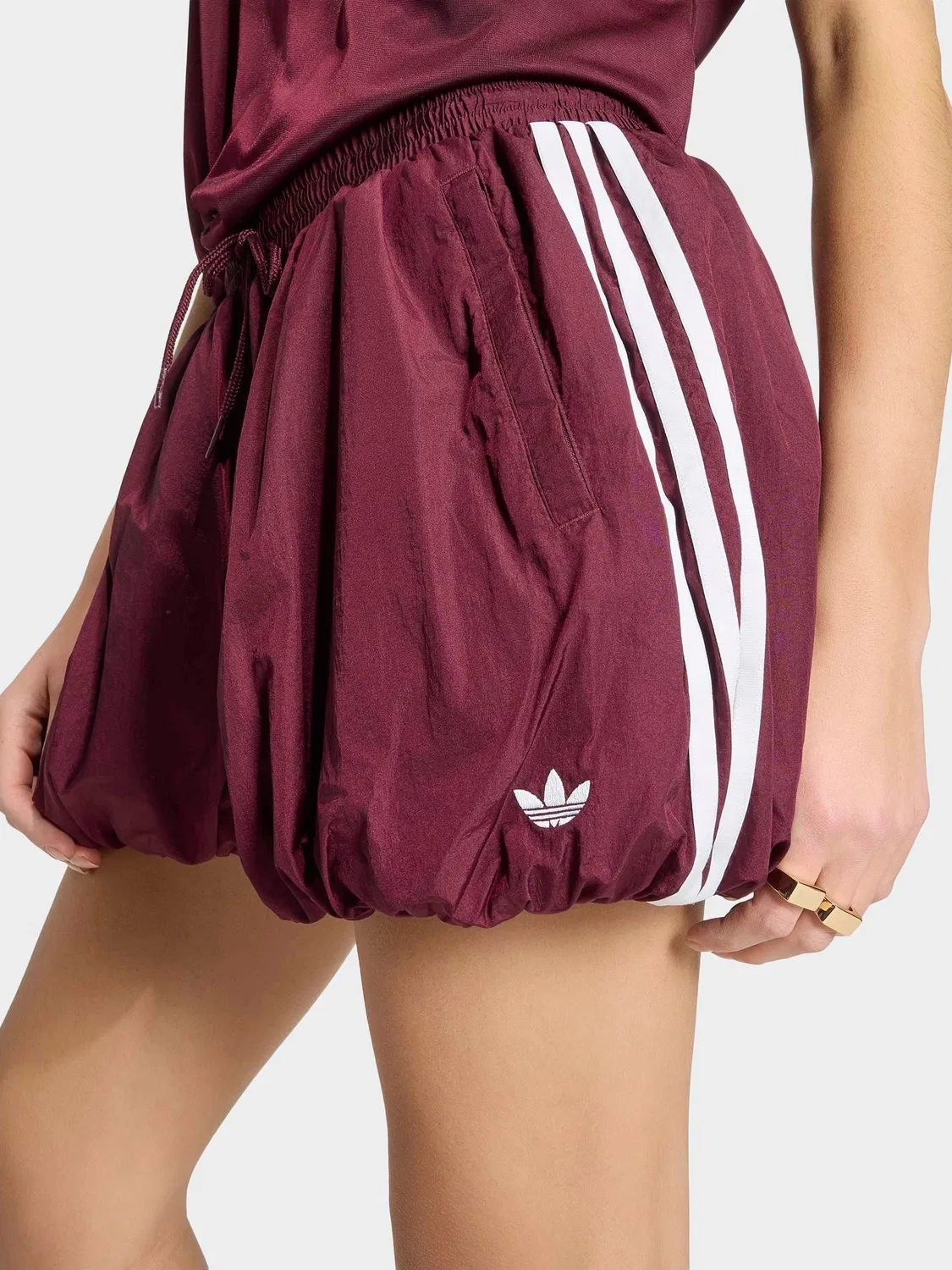 Шорты Oversized Fit adidas Originals Firebird, бордово-белые — фото 4