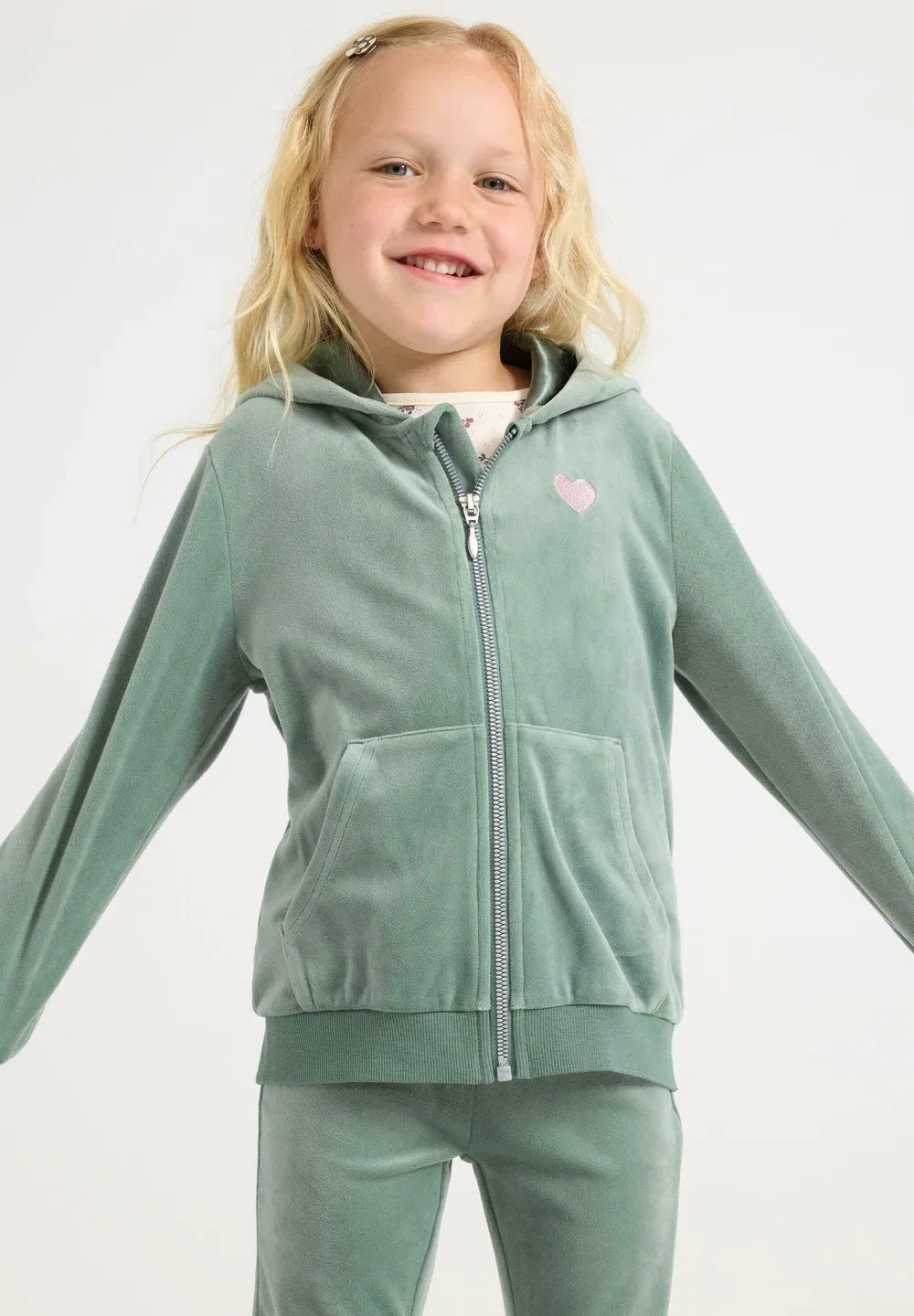 Велюровая толстовка на молнии Lindex, Light Dusty Green — фото 3