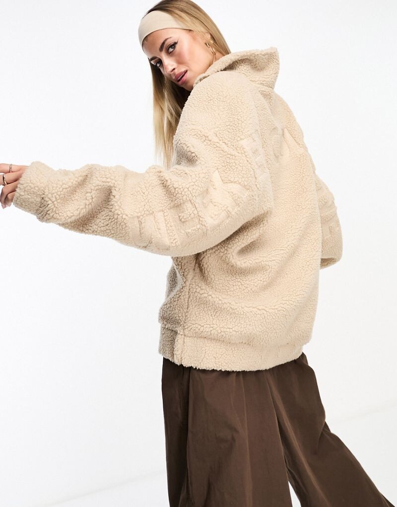 

Объемная молния борг с выгоранием камня ASOS DESIGN Weekend Collective