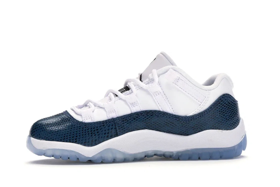 Детские кроссовки с змеиным принтом Jordan 11 Retro Low, White/Black-Navy — фото 3