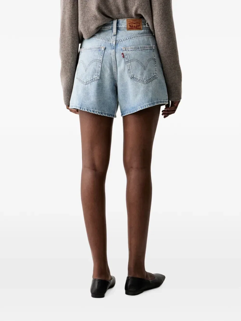Джинсовые шорты Levi's с затяжкой и логотипом, синий — фото 3