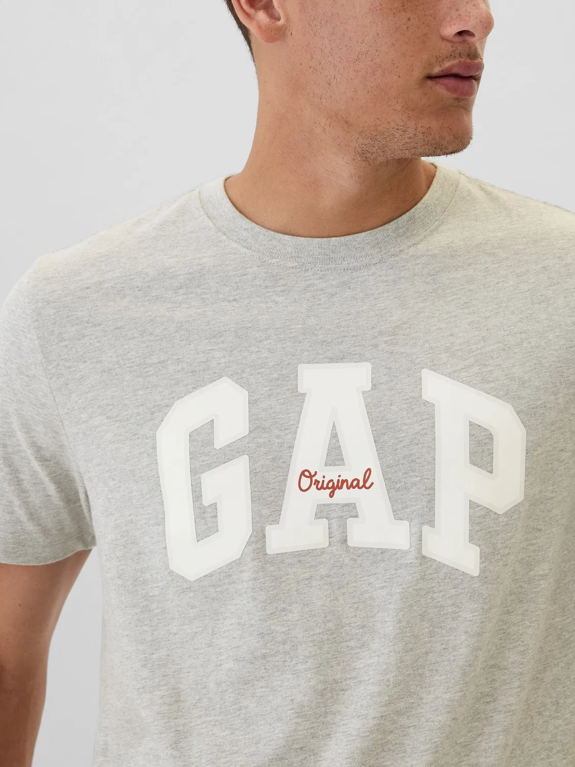 Футболка Everyday Soft Logo Gap, серый — фото 4