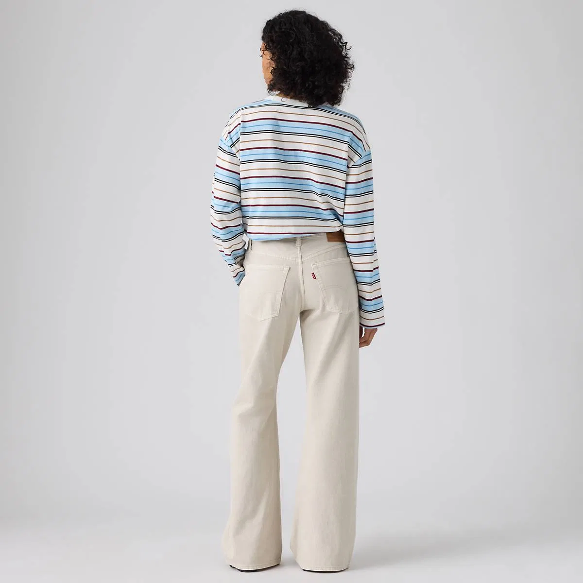 Женские джинсы свободного кроя (модель bootcut) Levi's, To The Bone - White — фото 3