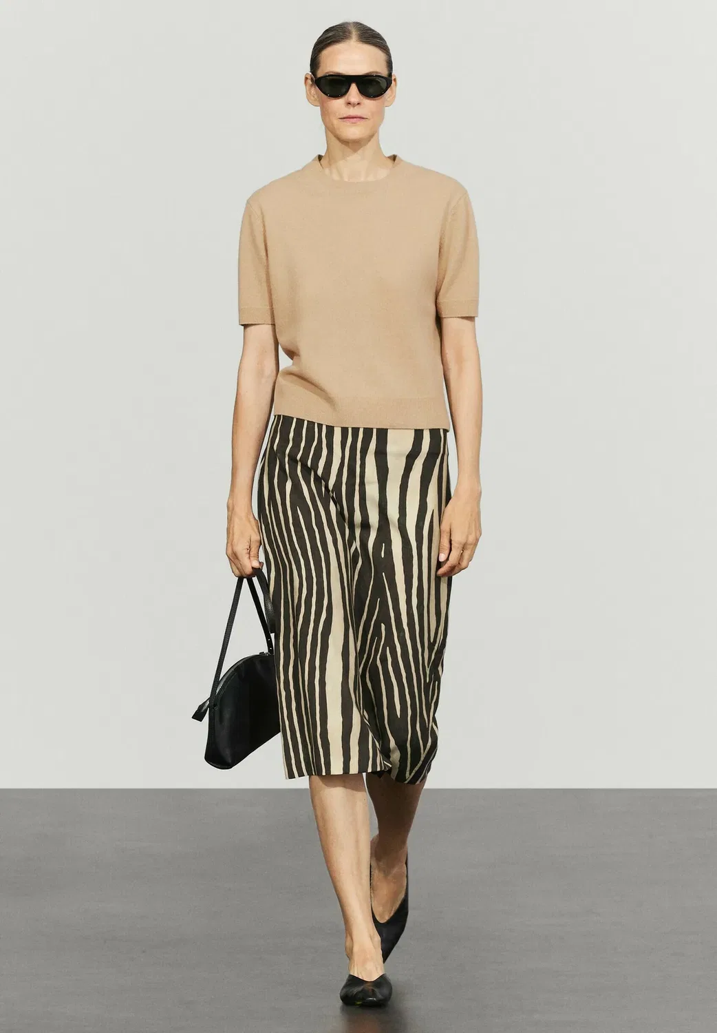 Простая футболка Massimo Dutti, Camel — фото 2