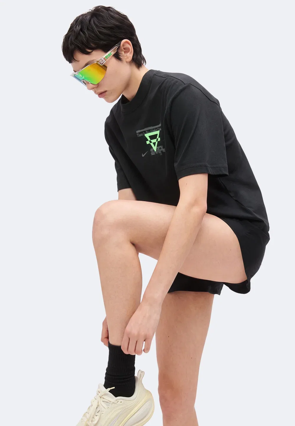 Футболка Swift - спортивная футболка Nike Performance, Black/Illusion Green — фото 4