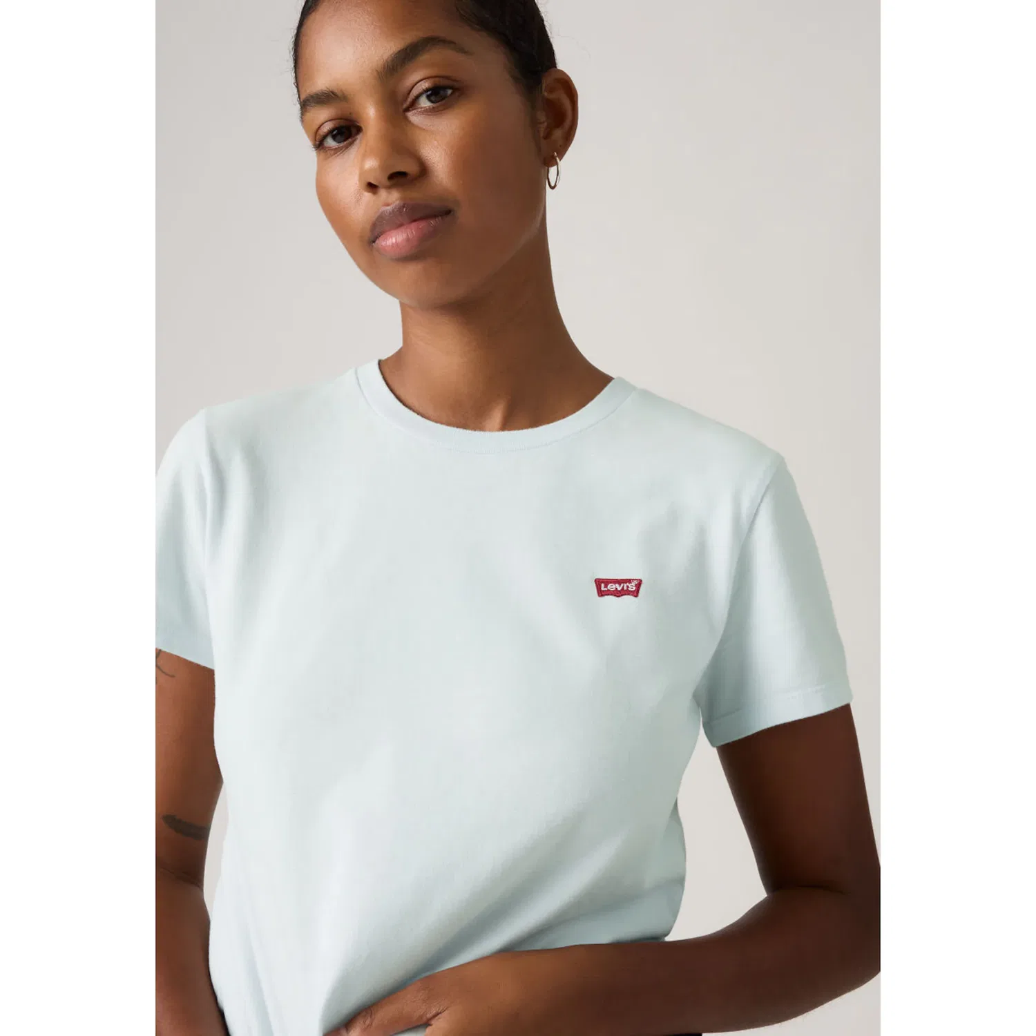 Женская облегающая хлопковая футболка Levi's, Country Air Cotton — фото 4