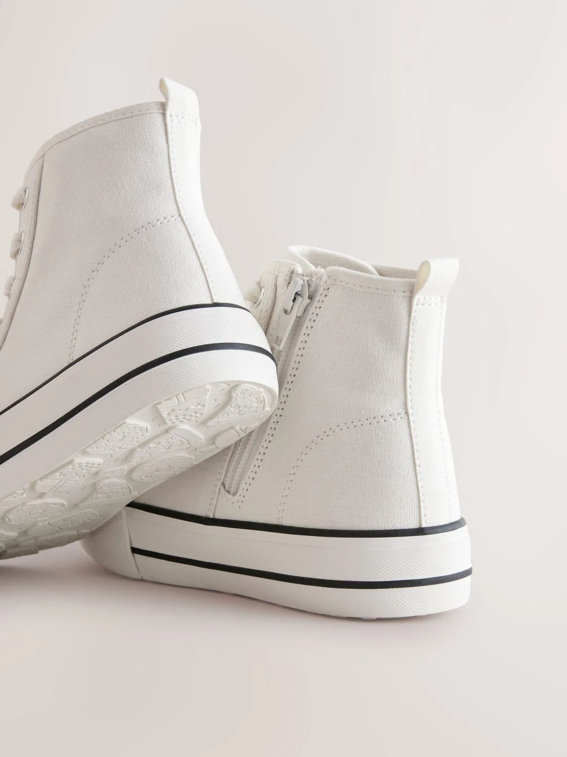 Кроссовки высокие шнуровка, модель White Lace-Up High Top Trainers Next, белый — фото 4