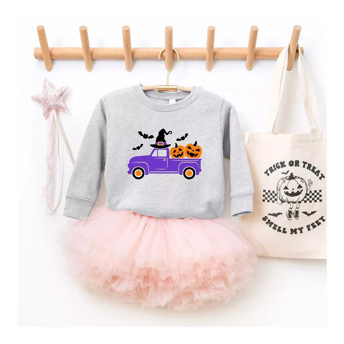 Детский свитшот с принтом Witch Farm Truck The Juniper Shop, White — фото 2