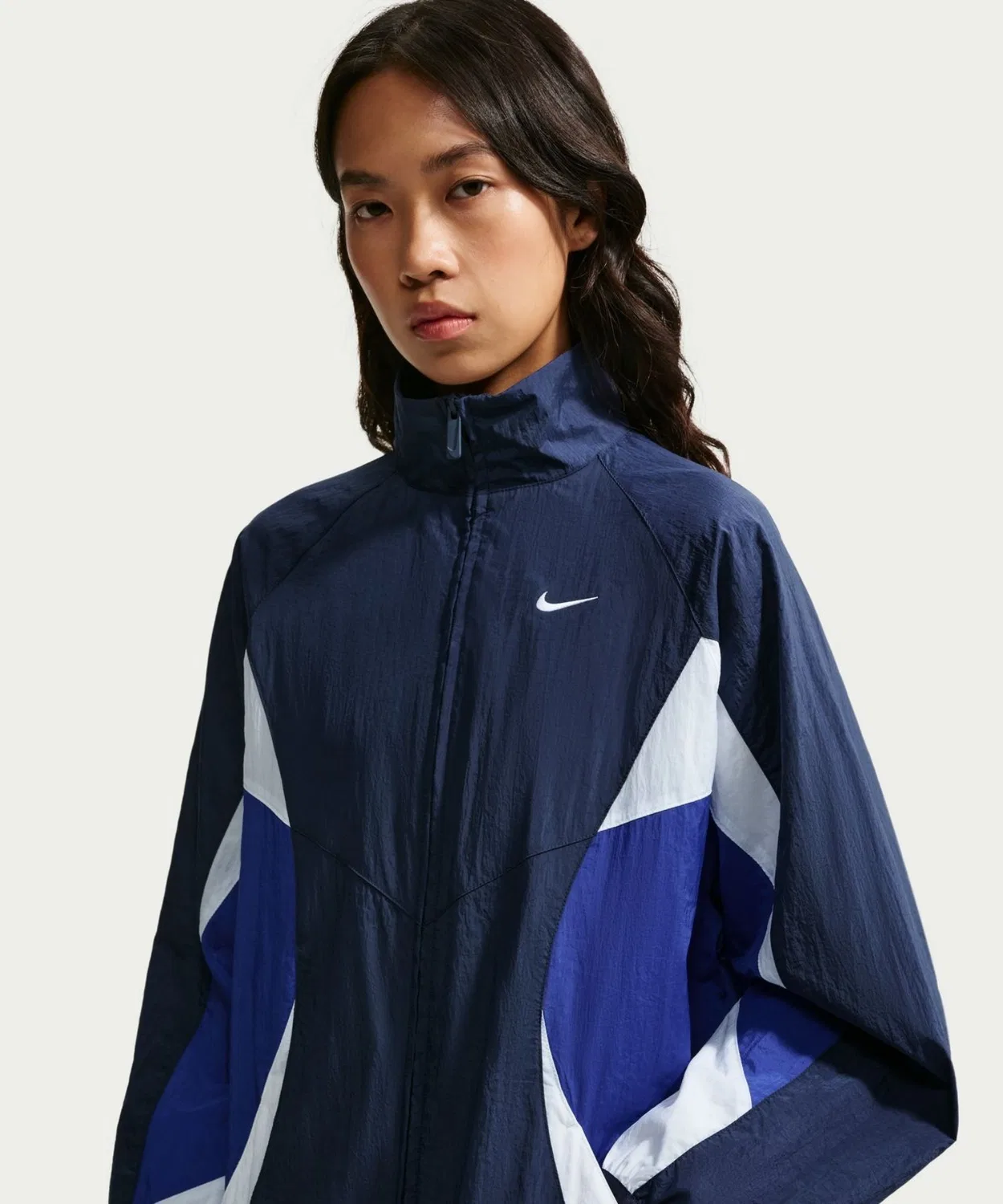 Женская нейлоновая куртка с логотипом NIKE, Navy — фото 2
