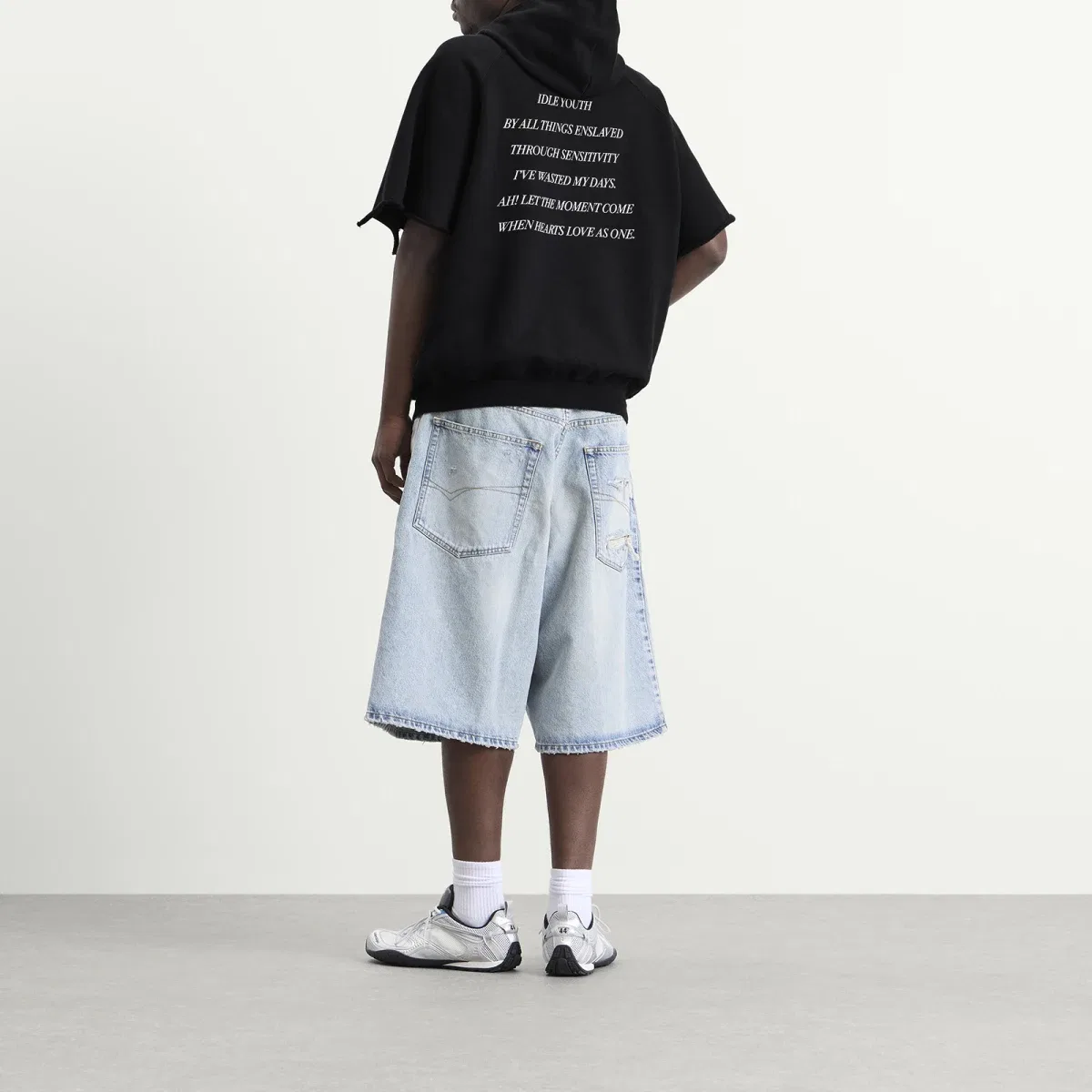 Худи без рукавов с принтом Cutaway Short Sleeve Hoodie Balenciaga, Black — фото 4