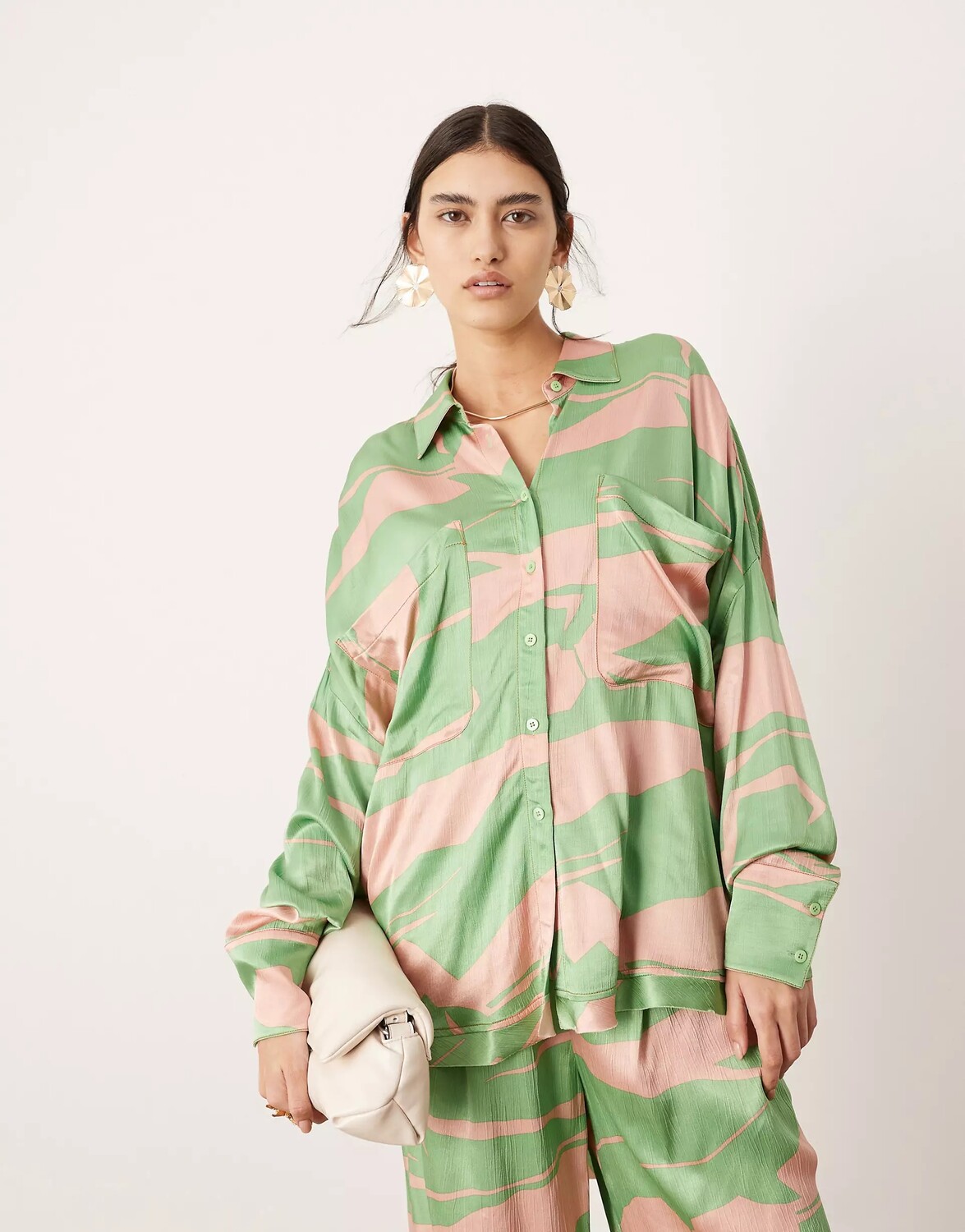 

Рубашка Asos Edition Oversized Long Sleeve, зеленый, розовый