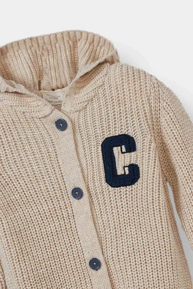 Детский кардиган для мальчиков с принтом Knitwear hooded letter embroidered buttoned cardigan baby boy c8863a524au Defacto, Ecru — фото 2