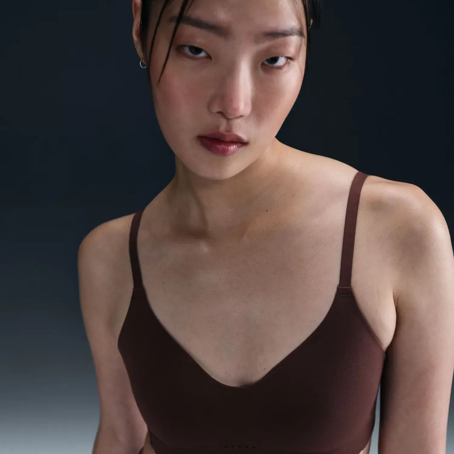 Женский топ с минималистичным дизайном Alate Minimalist Nike, Marrón