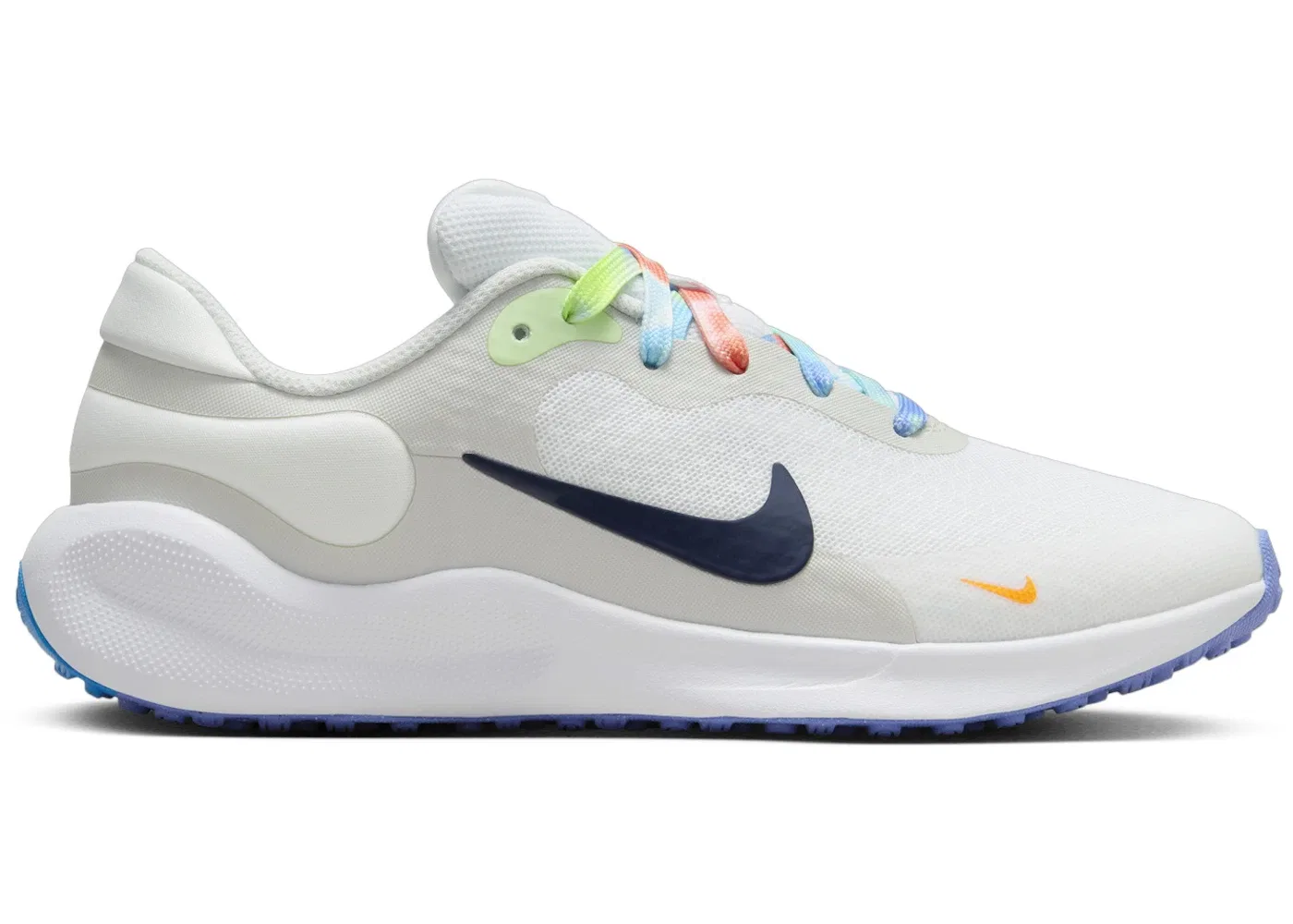Детские кроссовки Lifestyle с длинным шнурком Nike Revolution 7 Next Nature SE, White/Photon Dust/Vapor Green/Midnight Navy
