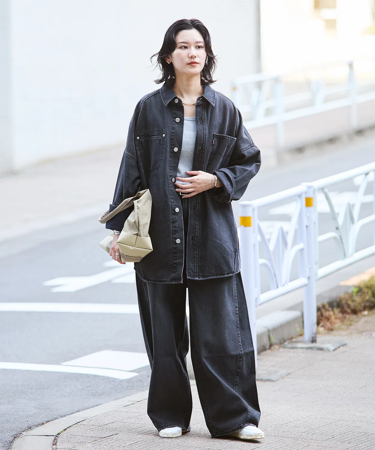 Женские джинсы свободного кроя SUPER BAGGY BARREL LONG Levi's, Black — фото 3