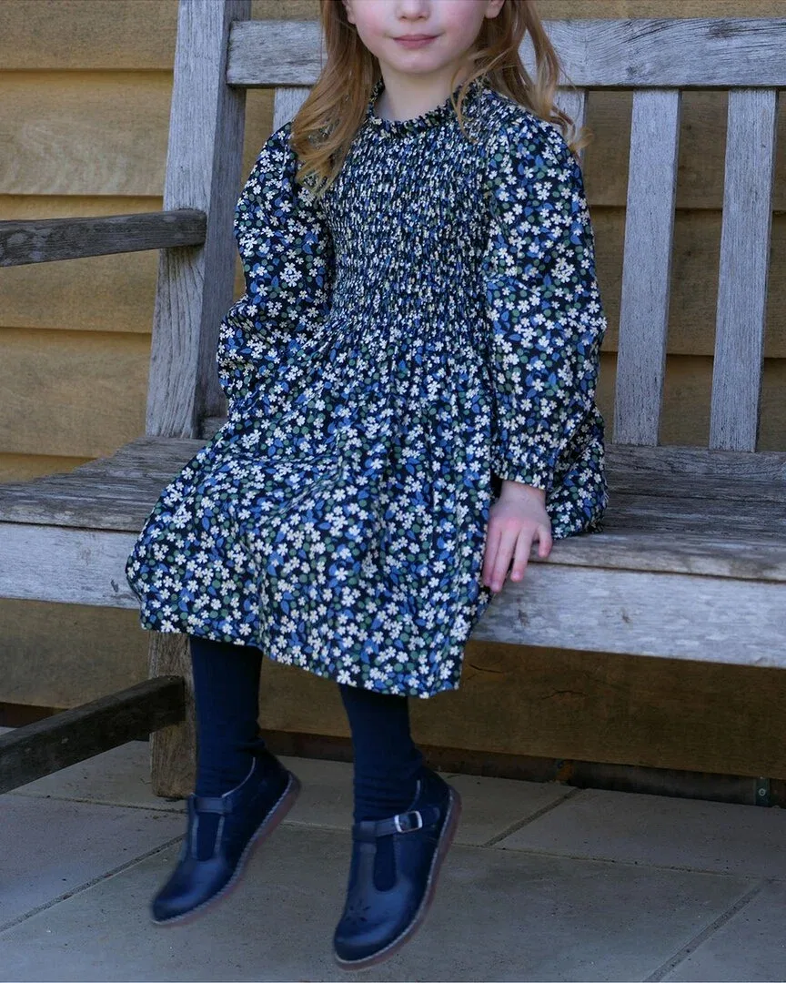 Детское платье для девочек с принтом Rachel Riley Floral Berry Ruched, Black/Navy — фото 2