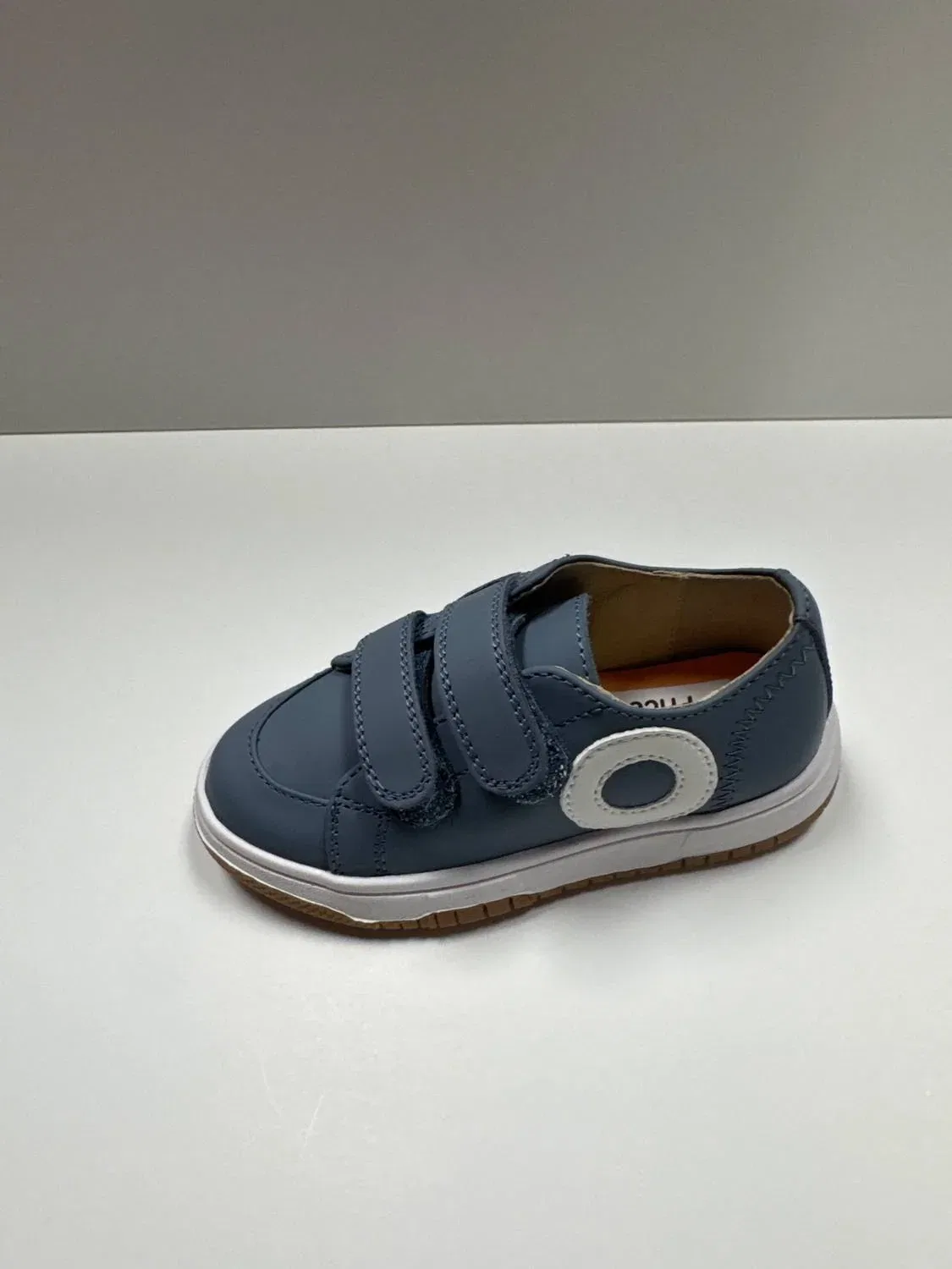 Детские кроссовки на липучках с перфорацией Hemlock Circle Double Vl Sneaker Boutaccelli, Jean Gum Leather/White