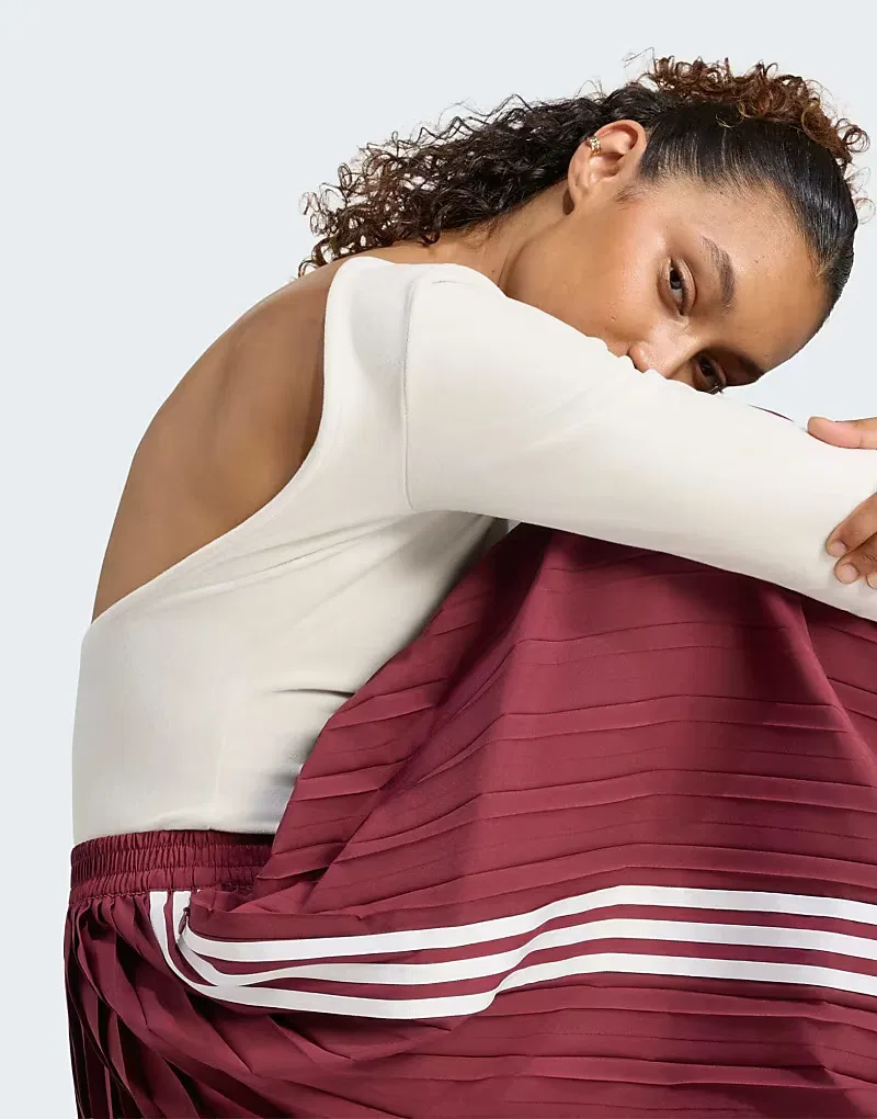 Спортивные брюки Adidas Originals Plisse 3s, теневой красный — фото 4