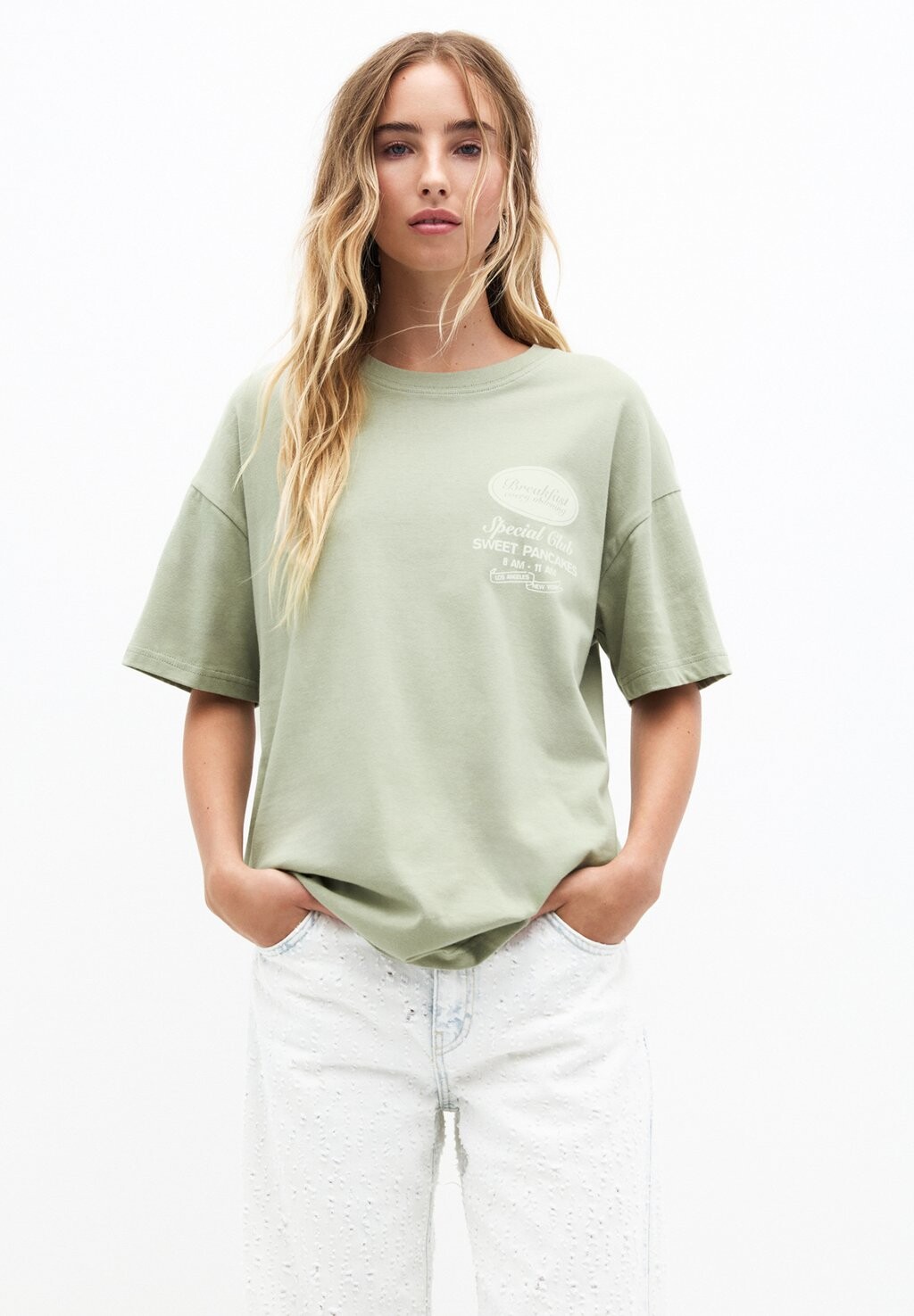 

Футболка с принтом SHORT SLEEVE GRAPHIC PULL&BEAR, хаки