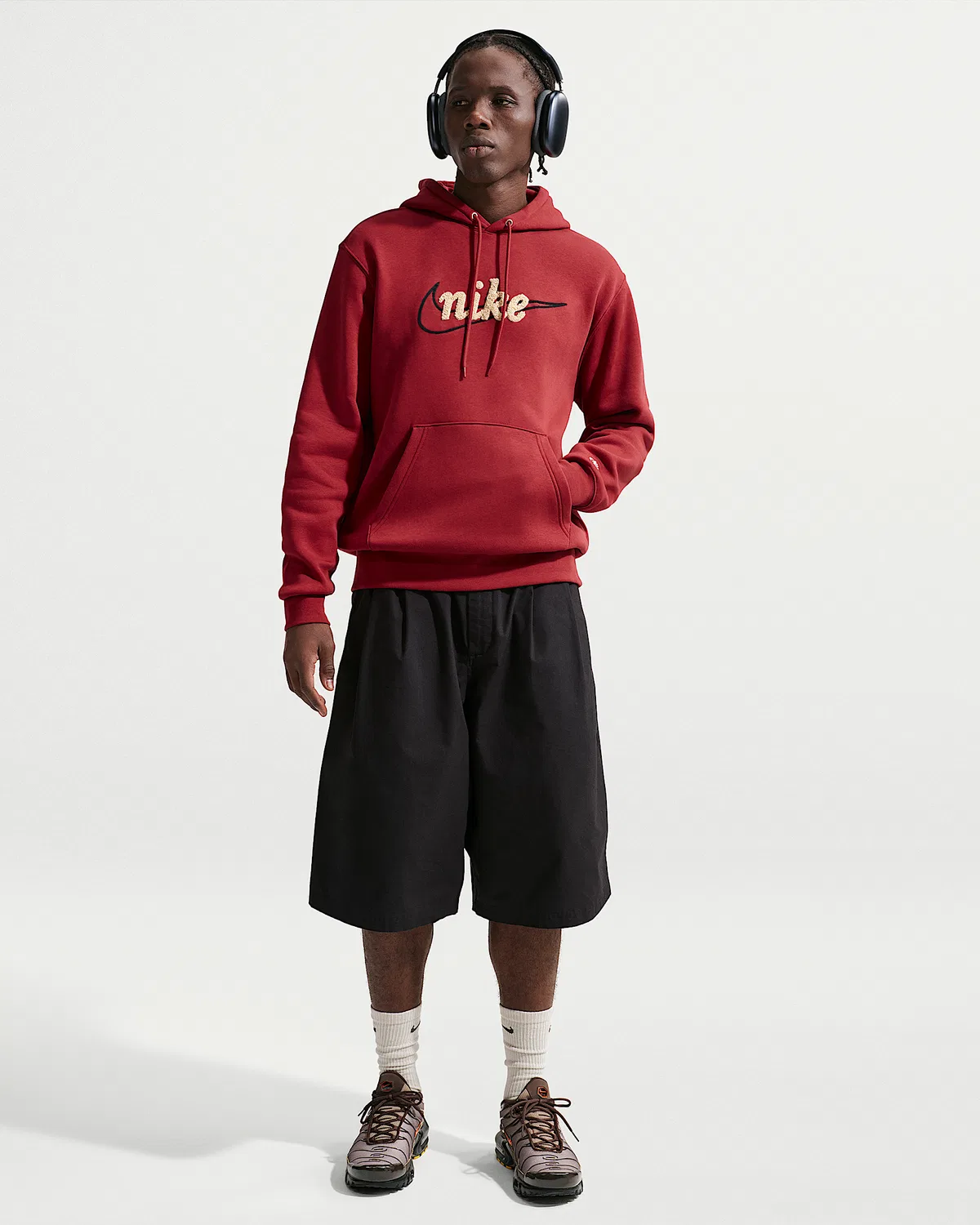 Мужское флисовое худи Nike Sportswear Club, Team Crimson/Team Crimson/Light Khaki — фото 4