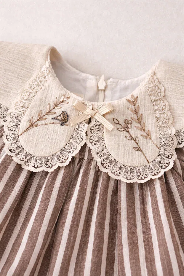 Детское платье для девочек с принтом Vintage Striped Dress Tifina Kids, Light Coffee — фото 3