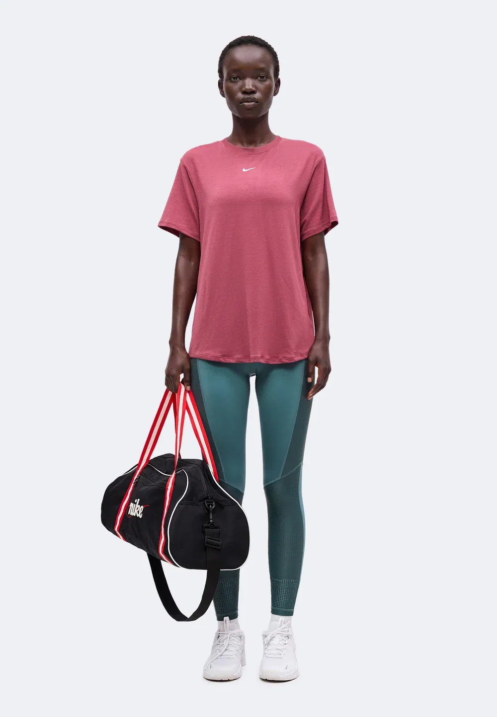 Одна свободная спортивная футболка Nike Performance, Pink Smoke/White — фото 2