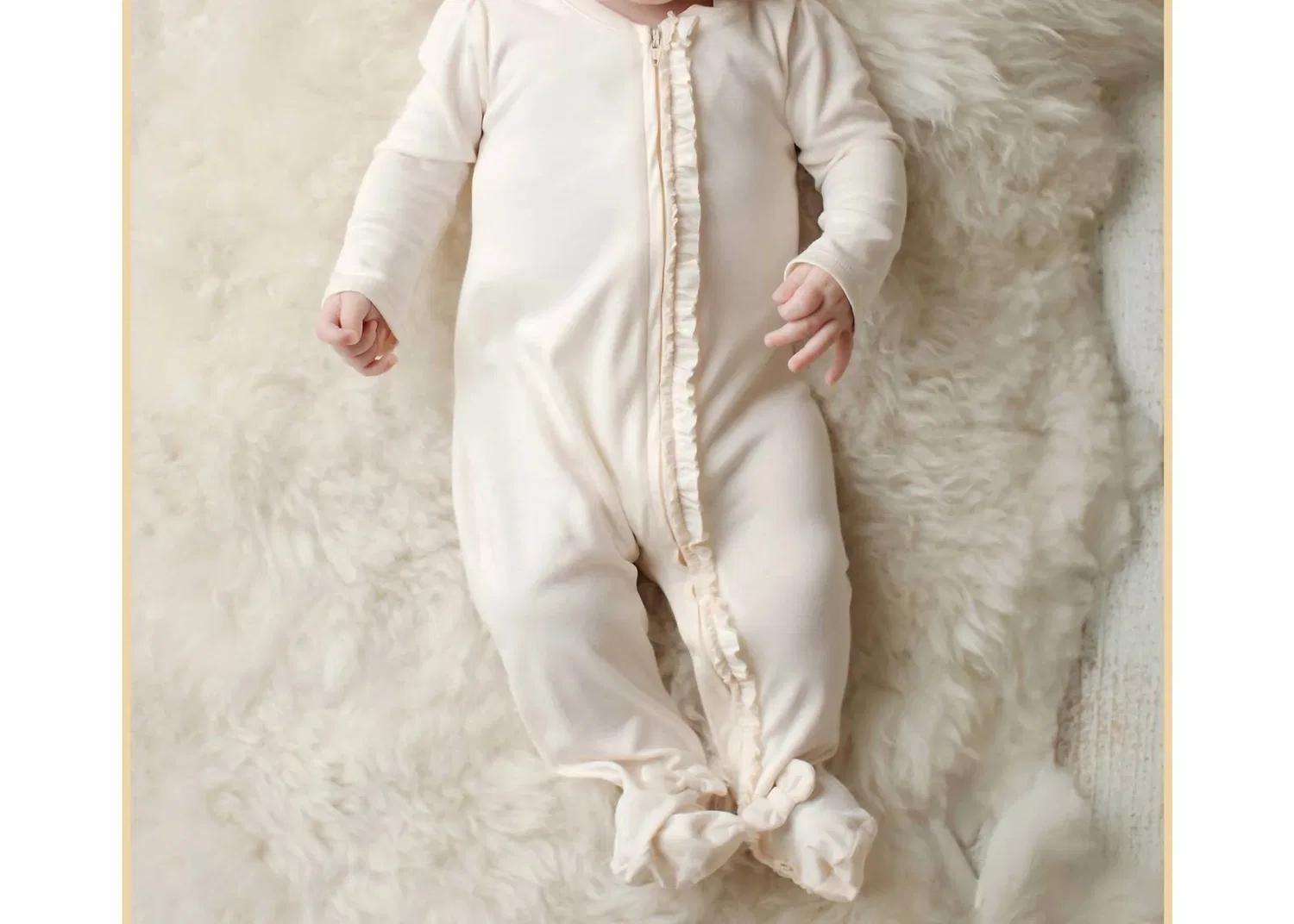 Детский боди-комбинезон для новорожденных с молнией и рюшами Lulu Lemon Loves Layette, Eggnog Beige
