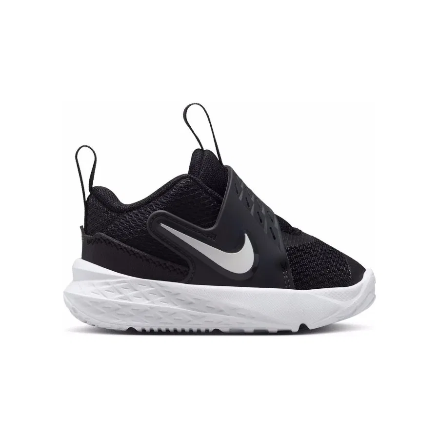 Детские спортивные кроссовки Team Hustle D 12 Nike, Черный