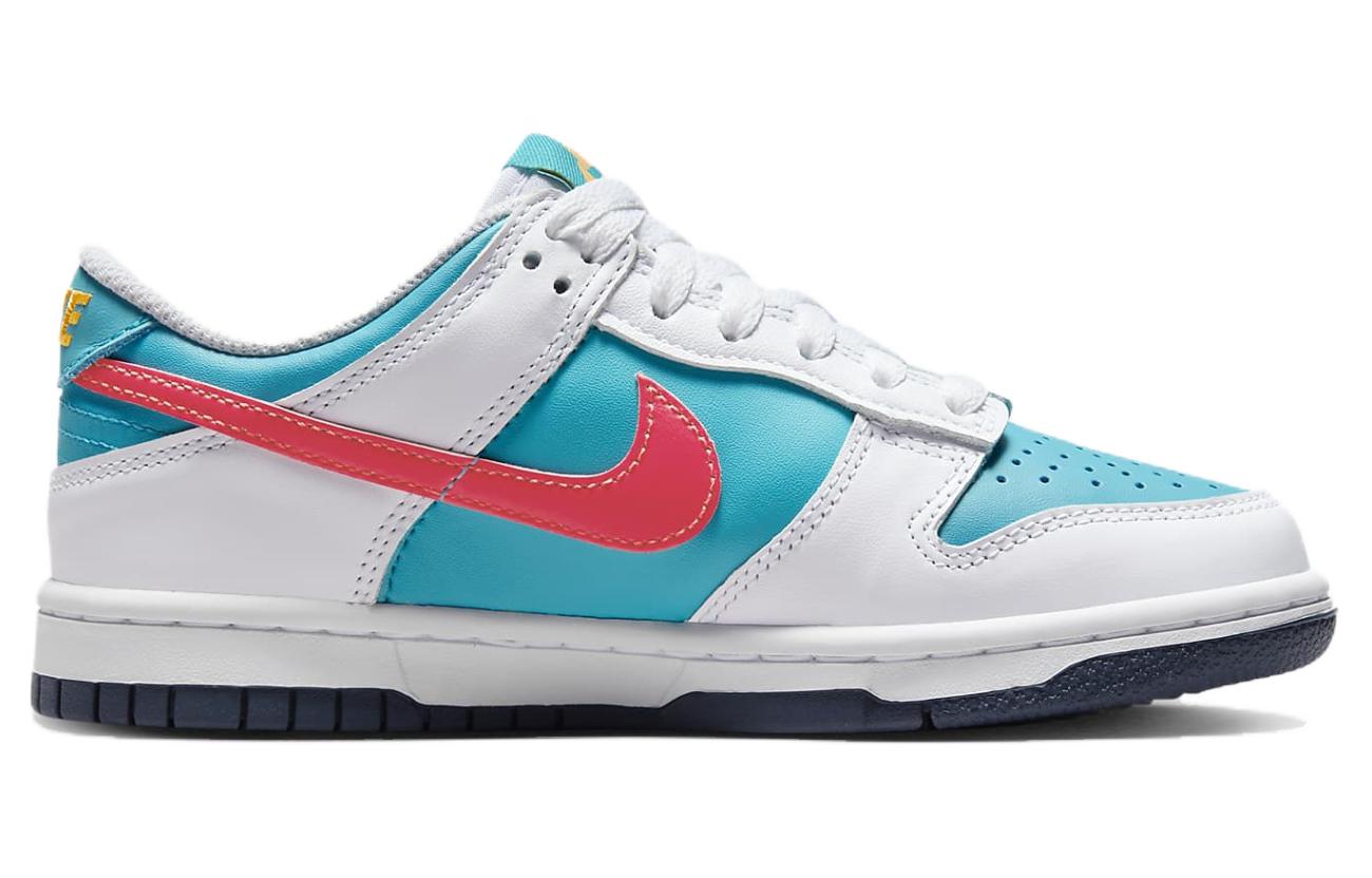 Детские кроссовки Dunk Low Dusty Cactus Thunder Blue Nike, белый/синий/красный — фото 2