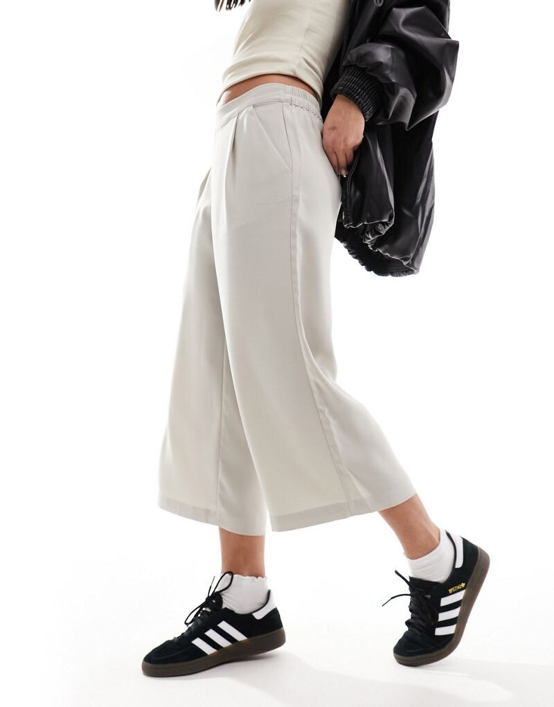 

Брюки-кюлоты Vero Moda с камнями